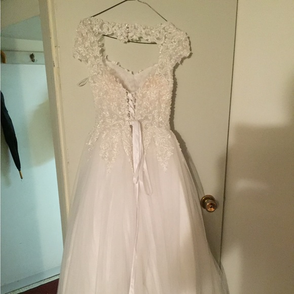 Wedding Dress - Picture 2 of 3